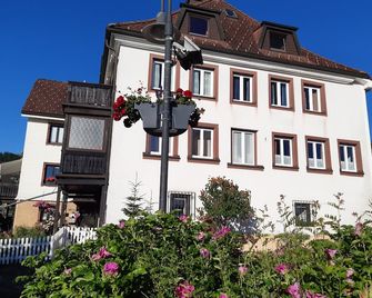 Kopf Frei auf 1000 Meter - Feldberg - Bâtiment
