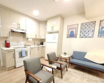 Cozy Indigo retreat-Two Bedroom -private Entrance-pet Friendly - Beaumont - Cuisine