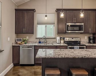 Stoneridge Place Cottage #1 - Vacation Or Executive Retreat 1br 1ba Garage! - Wasilla - Keuken