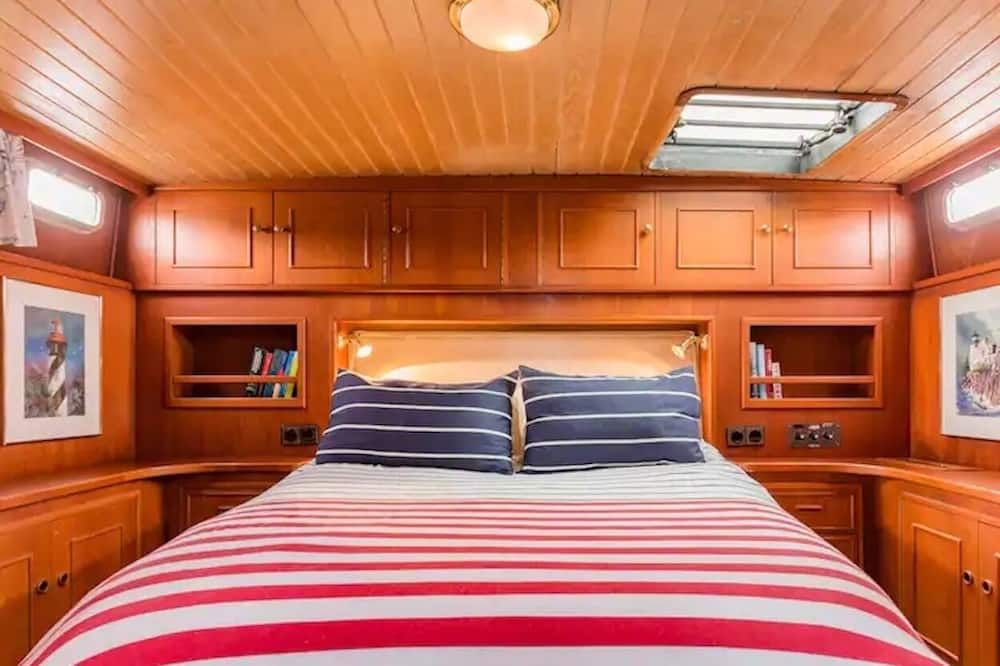 Maine Bed & Boat, NEBI on the scenic Damariscotta River