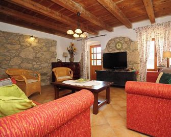 Villa Katarinini Dvori - Baška - Living room