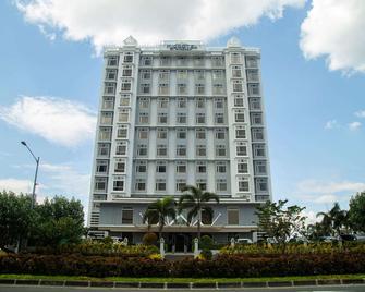 Microtel by Wyndham Mall of Asia - Pasay - Building