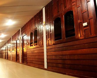 Plaifah Resort Ubon - Ban Song Khon - Pasillo