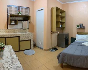 Touch Of Greys @ City Center 3mins To Airport - Puerto Princesa - Bedroom