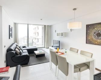 آر كاي سويت هوتل - لواندا - غرفة طعام