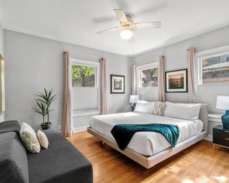 Re-Imagined Historical Home - Clarksville Vintage - Austin - Bedroom