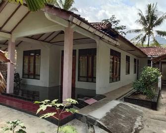 Narendra Homestay - Borobudur - Edificio