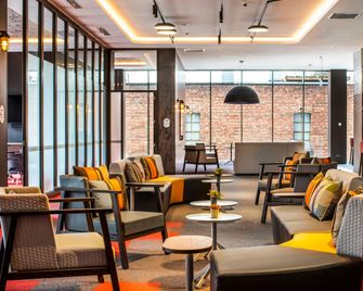 Holiday Inn Express Melbourne Little Collins By IHG - Melbourne - Lounge