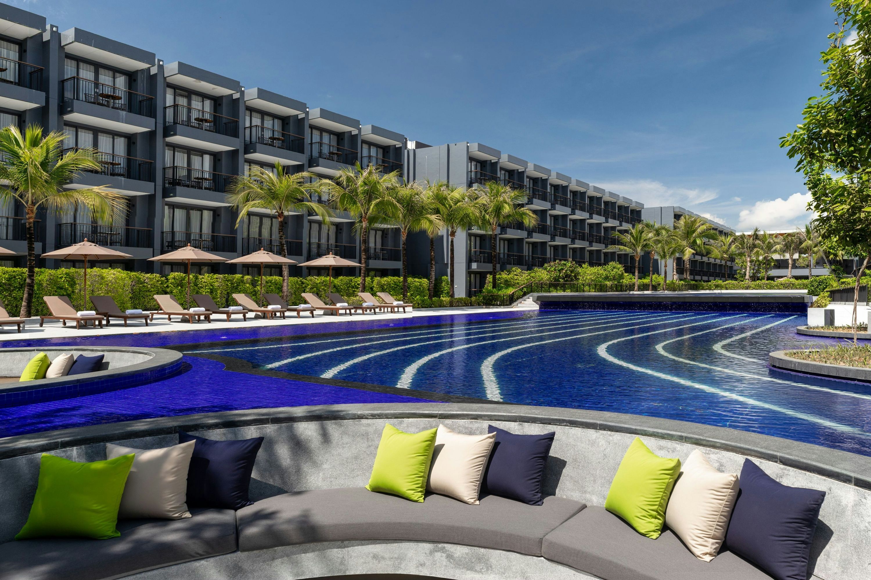 Courtyard by Marriott Phuket Chalong Bay Resort - Chalong - Zwembad