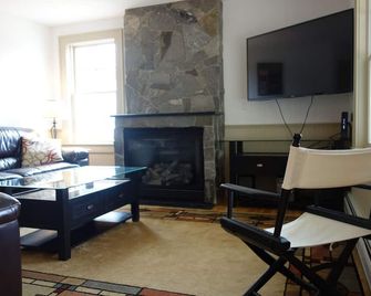 Lake Rescue Lakefront! Private Home. 2.6 Miles From Okemo - Ludlow - Sala de estar