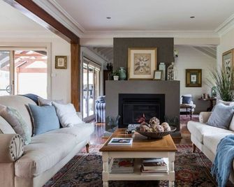 Stonelinks House sleeping 12 - Leura - Obývací pokoj