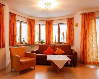 Hotel Garni Gästehaus Merk - Immenstaad am Bodensee - Obývací pokoj