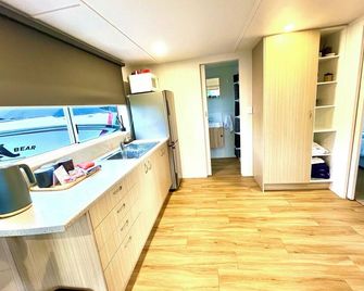 Little Running Bear Cottage - comfy and cozy - Mangakino - Cocina