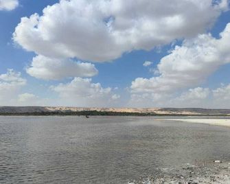 oasis panorama - Al Bawīţī