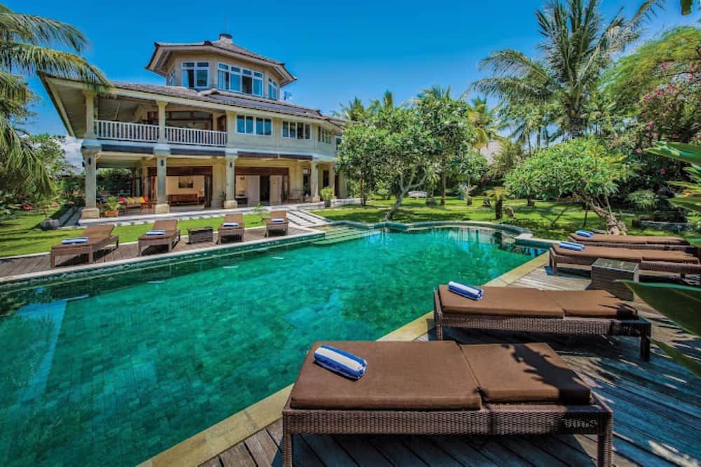 أنيار إيستايت