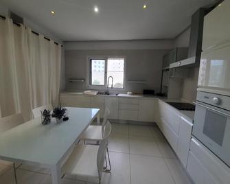 Prestige Luxurious 120m2 Next to UN Offices Lac2 - Tunis - Cuisine