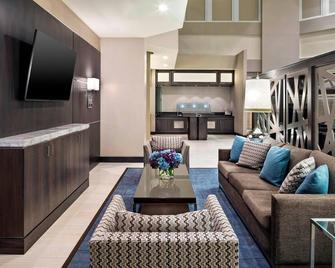 Sheraton Suites Galleria-Atlanta - Atlanta - Living room