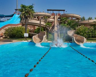 Hotel Garni' Serena - קאורלה - בריכה