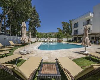 Olive Tree Hotel - Gündoğan - Bể bơi