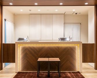 Super Hotel Premier Shimonoseki - Shimonoseki - Front desk