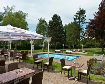 Mercure Hotel Saarbrücken Süd - Saarbrücken - Pool