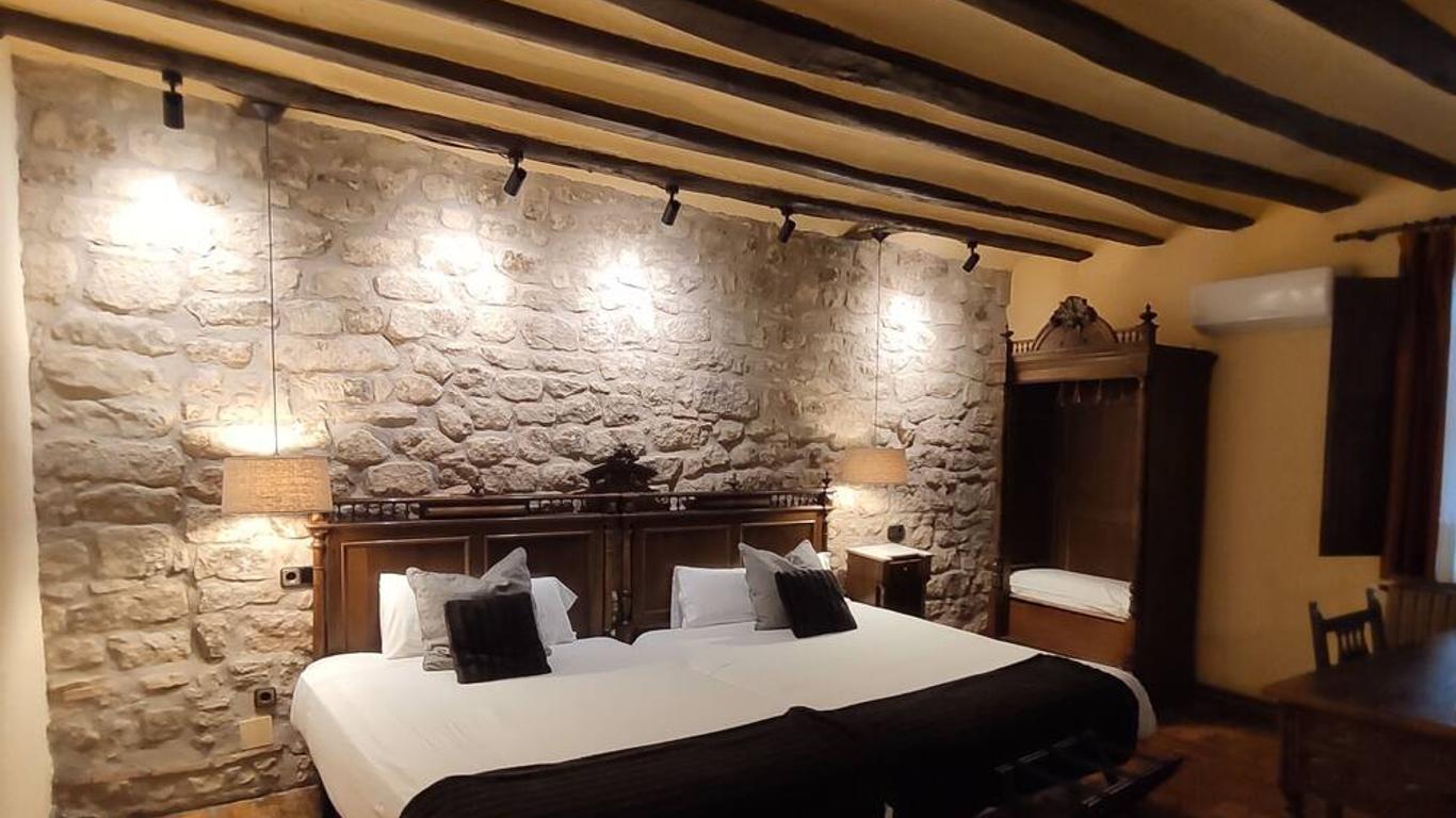 هوتل بوزادا مايور دي ميجلوا