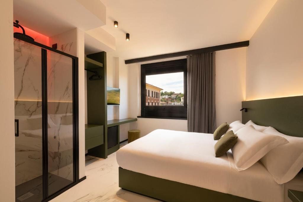 The City Hotel thumbnail 3