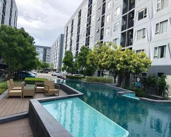 Plum Condo Rama 2 Bangkok For Short-Term - Bangkok - Pool