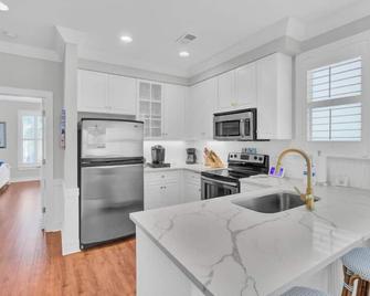Boardwalk 127 by Wild Dunes, in Resort Core - Isle of Palms - Kitchen