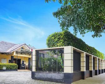 Hotel O Hotel Puspa Indah - Pekalongan - Budova