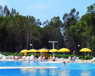 Ihr Pizzo Calabro Resort - Pizzo - Pool