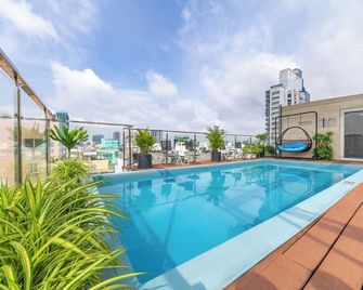 A25 Hotel - 29 Le Thi Hong Gam - Ho Chi Minh City - Pool