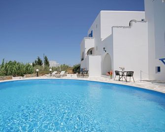 Sunny Beach - Νάξος - Πισίνα