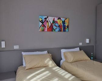 Piazza Italia - Rooms for Rent - Foggia - Habitación