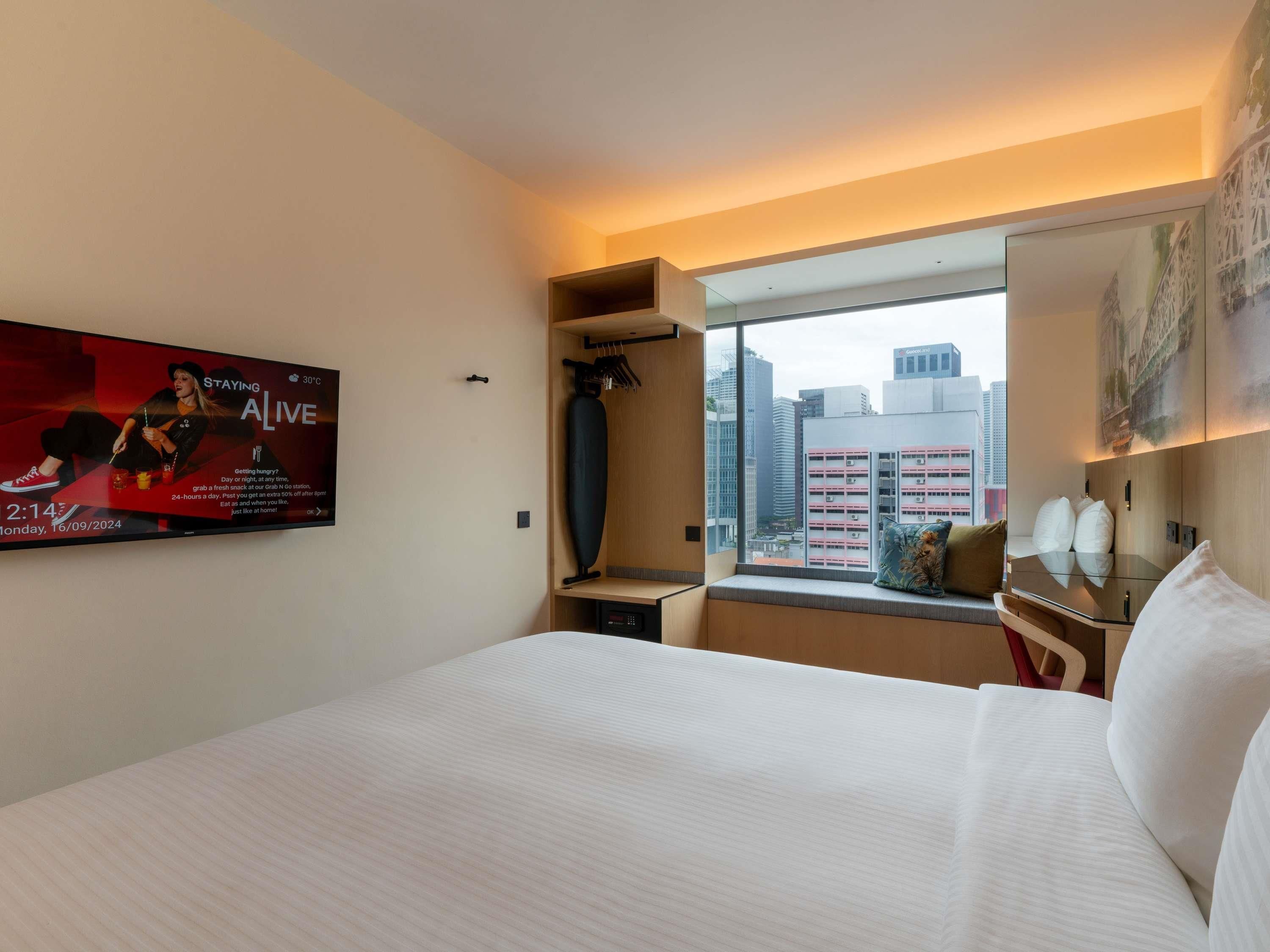 ibis Singapore on Bencoolen from $105. Singapore Hotel Deals