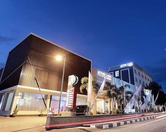 Sutan Raja Hotel & Convention Palu - Palu - Edificio