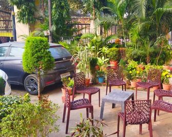 Vandana Residency - Varanasi - Pátio