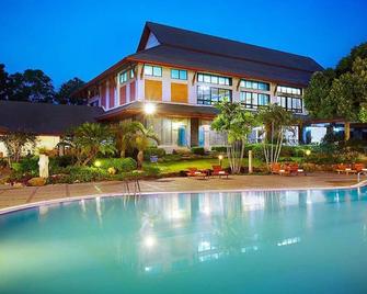 Muaklek Paradise Resort - Pak Chong - Piscina
