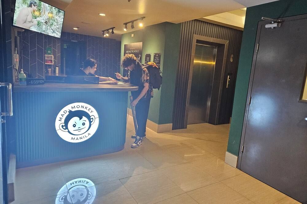 Mad Monkey Manila - מנילה - דלפק קבלה