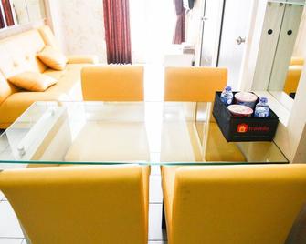 Pool View 2br Mutiara Bekasi Apartment - Bekasi - Essbereich