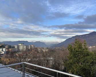 Apt Terrace & Garden near Como - Lipomo - Balcone
