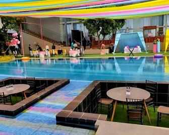 The Democracy Hotel & Resorts - Nashik - Pool