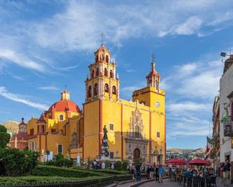 Mision Grand Casa Colorada - Guanajuato