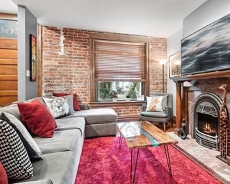 The Arusha House Capitol: Hill : Garage : Yard - Denver - Sala de estar