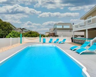 Sea-ing Double - Steps away from the ocean and beach access - Ocean Isle Beach - Pool