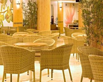 Tahití Playa Suites - Santa Susanna - Restaurant