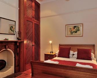 Pure Gold - Heritage 2 bedroom terraced cottage - Fremantle - Camera da letto