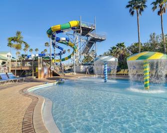 Waterfront Condo with Water Park, Walk to the Beach! - Indian Rocks Beach - Pool