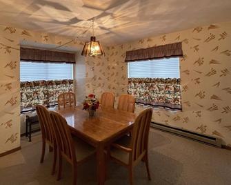 Ski At Hidden Valley Or Seven Springs | Huge Master Suite - Somerset - Dining room