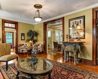 Gorgeous circa 1875 Plantation House (in city) - Orange Park - Sala de estar